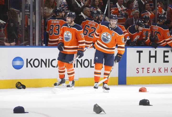 McDavid vstúpil do sezóny ako kráľ. Famóznym hetrikom